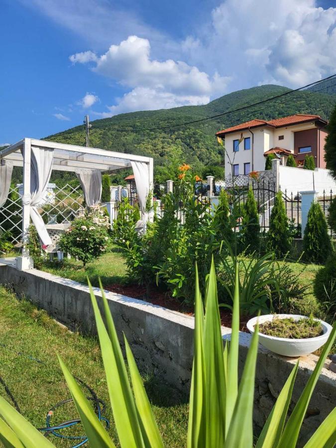 Apartamento Белият Кът Sapareva Banya Exterior foto
